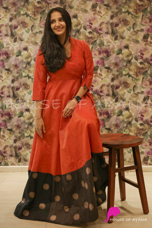 Mitra Tissue Rawsilk Gown