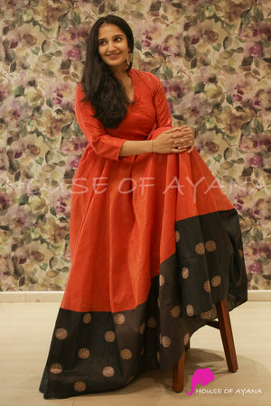 Mitra Tissue Rawsilk Gown